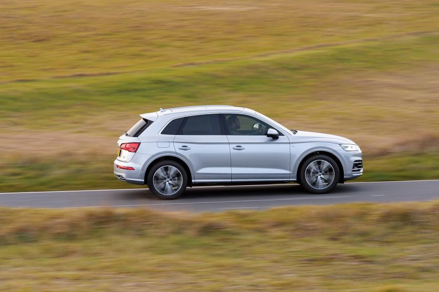  Audi Q5 TFSI Quattro S-Line 2017 года  (UK) (фото 40 из 40)
